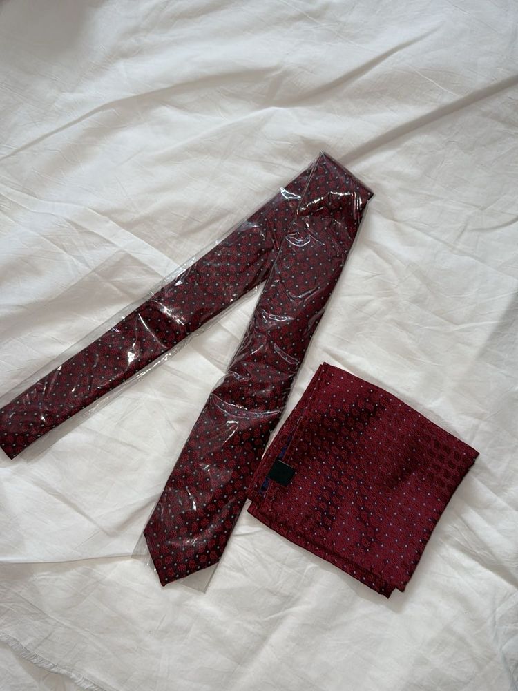 Raymond Burgundy Tie &amp; Pocket Square Set