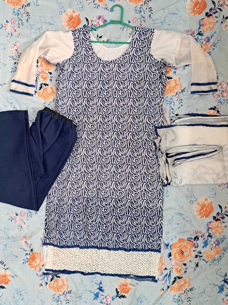 Blue &amp; White Salwar Kameez Dupatta
