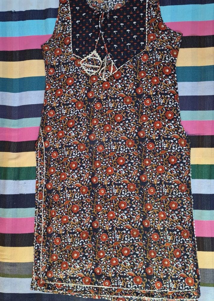 Floral Print Sleeveless Kurti