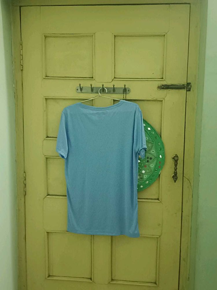 Blue T-shirt Comfortable For Summer