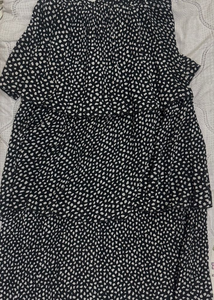 Black &amp; White Tiered Skirt