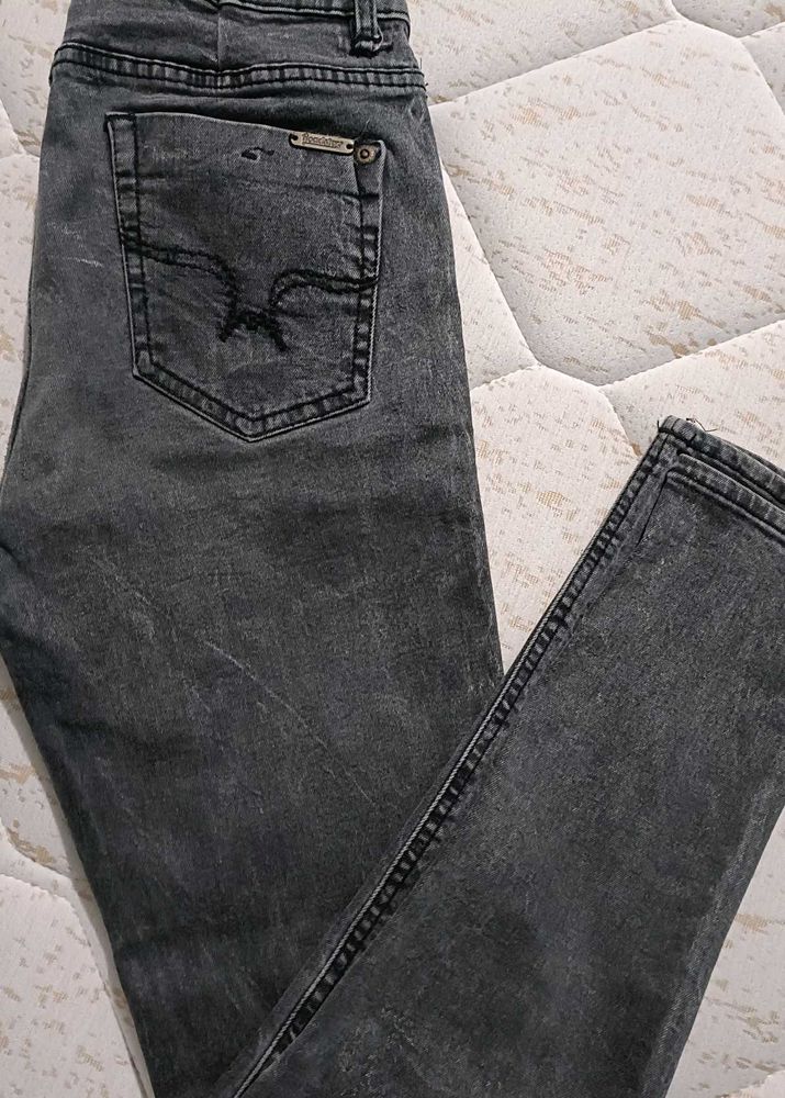 Straight Fit Skinny Jeans For Women