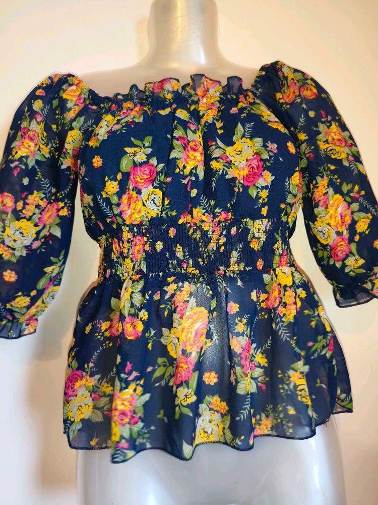 🎁Buy 1, Get 1 Free🎁 Floral Top Extra S/ Smal