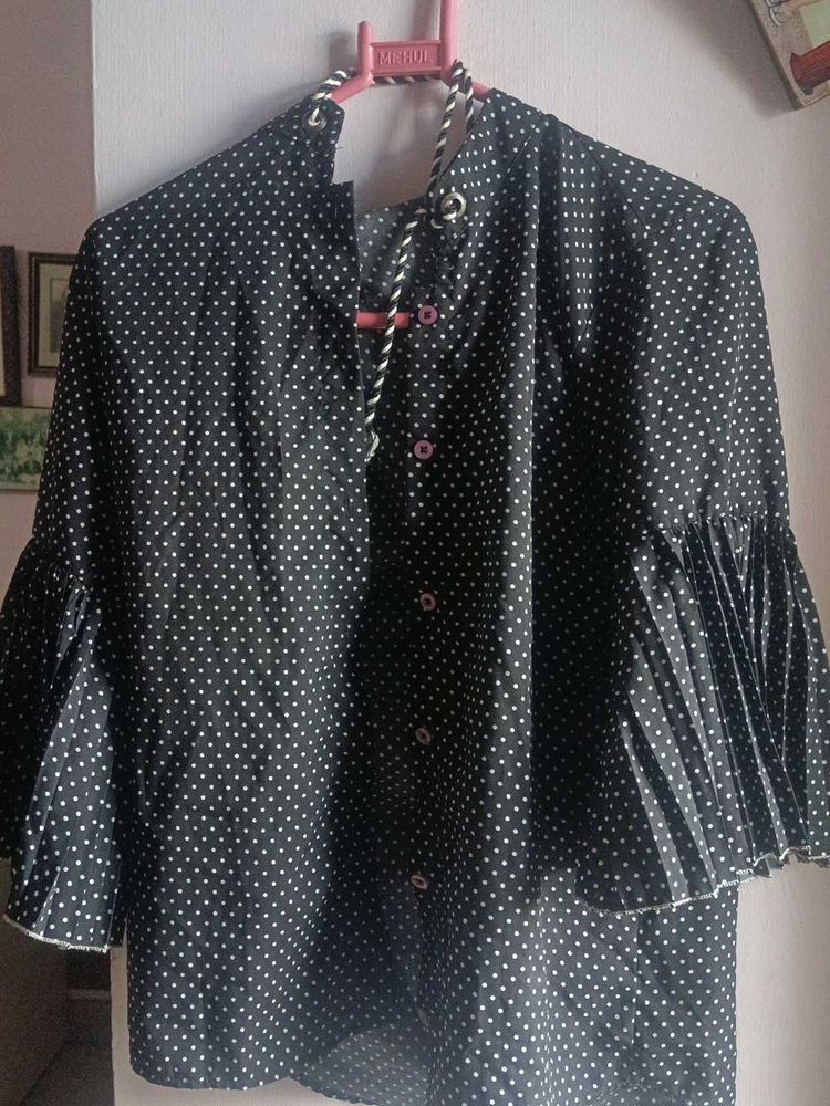 Polka Dot Pleated Sleeve Shirt