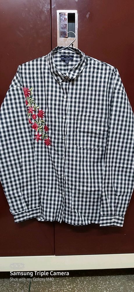 Casual embroidery shirt