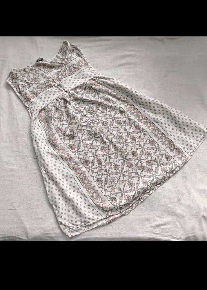 White Floral Printed Sleeveless Kurti