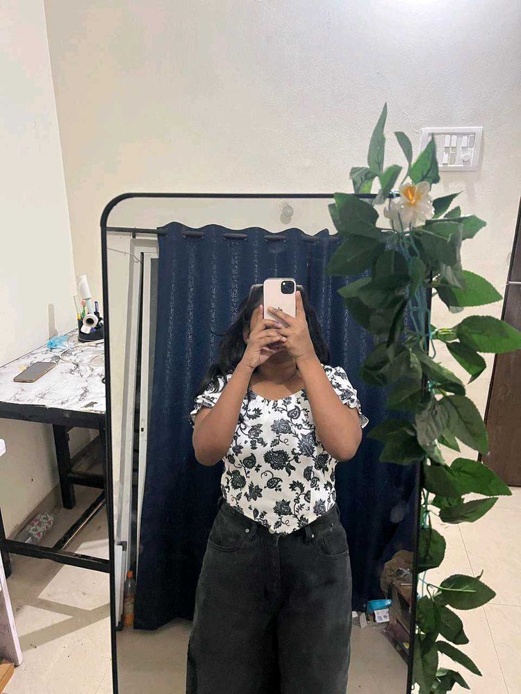 Floral Crop Top new with tag