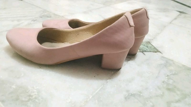 Elegant Pink Block Heel Pumps