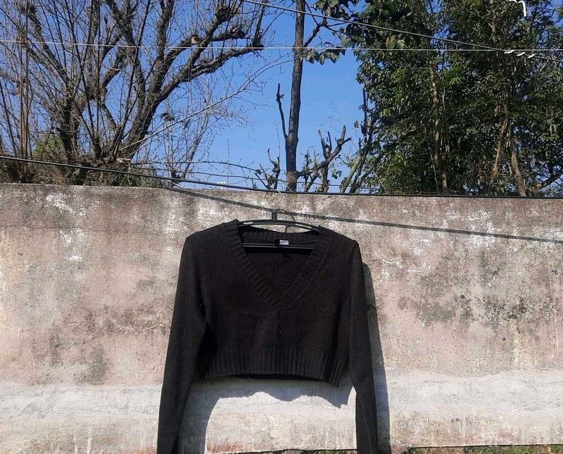 H&amp;M V-Neck Crop Top