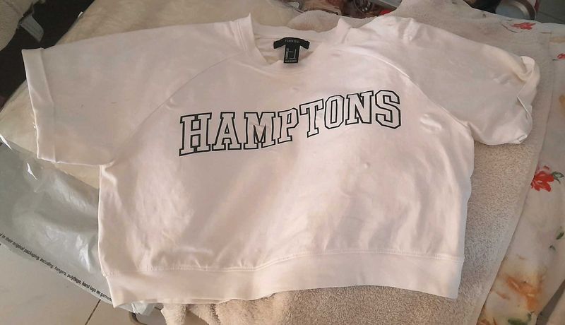 Forever 21 White Crop With Flaws