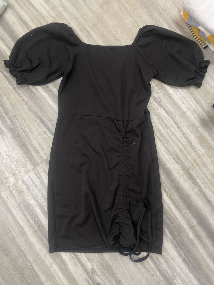 Chic Black Puff Sleeve Dress
