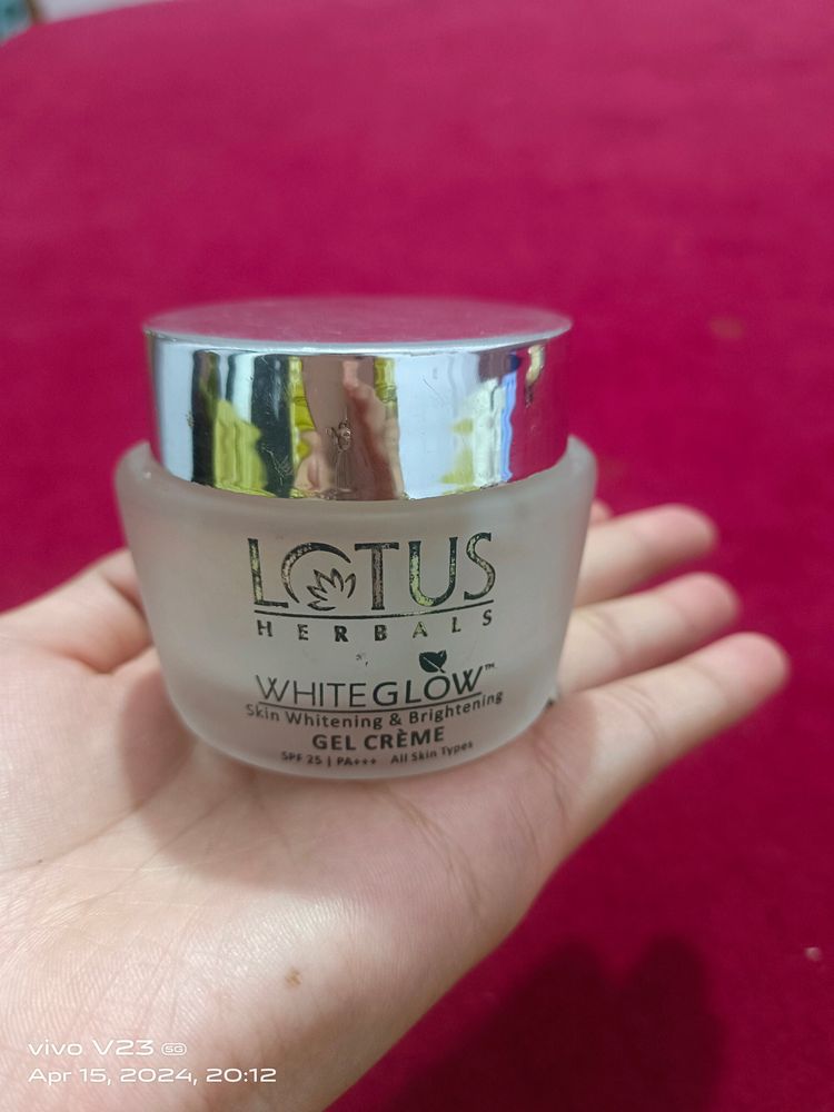 Lotus Herble  Creme