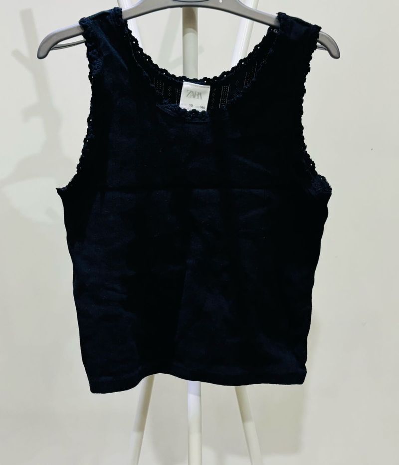 Black Sleeveless Top