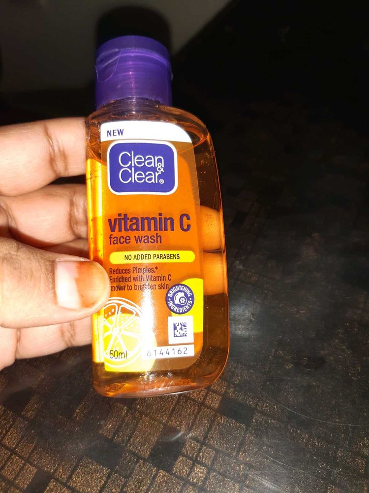 Clean &amp; Clear Vitamin C Face Wash