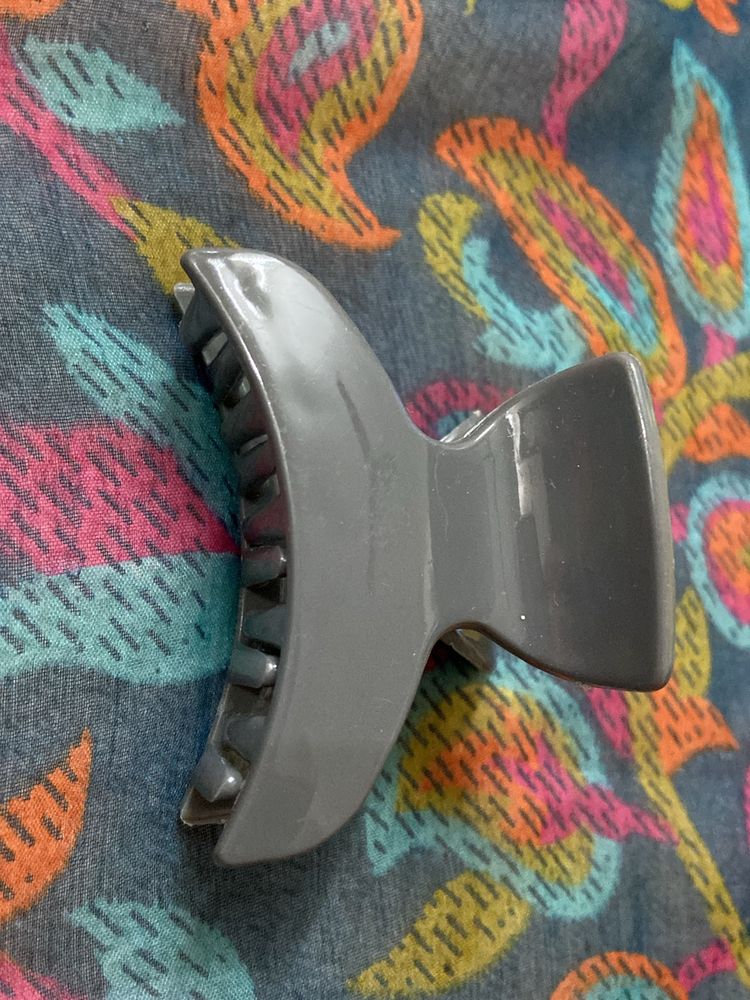 BEAUTIFUL HAIR CLUTCH