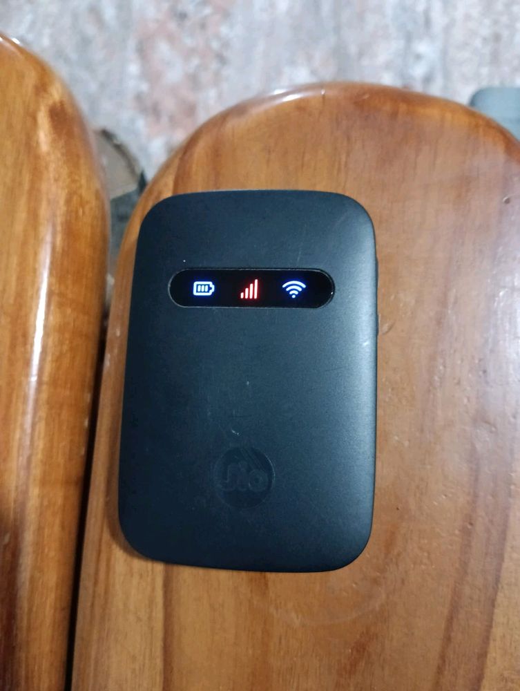 IT IS PORTABLE JIO ROUTER