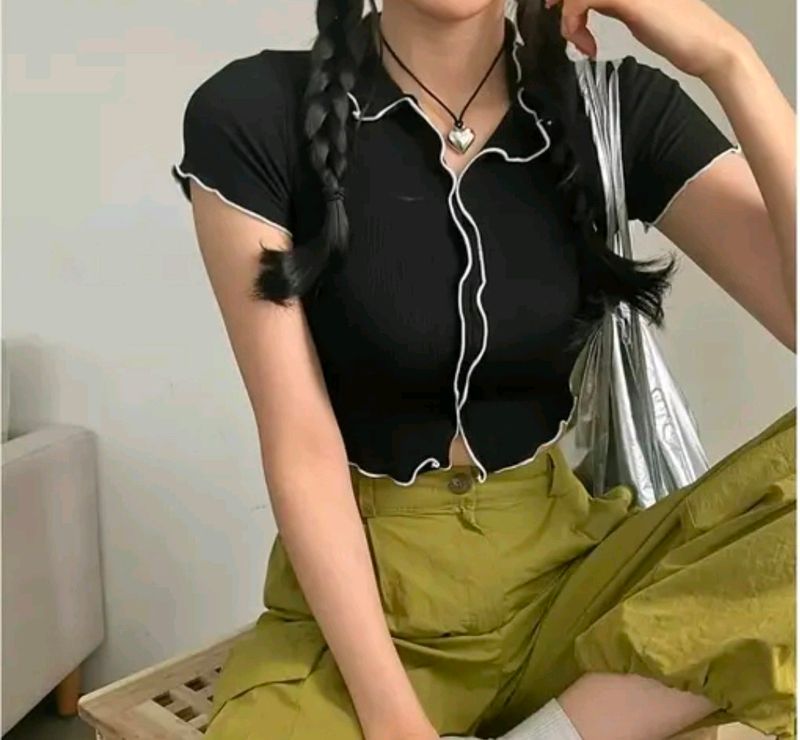 Collar Pico Crop Top