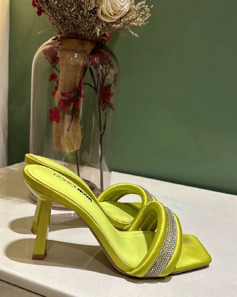 Fashinnova Heels for Unique Shopping