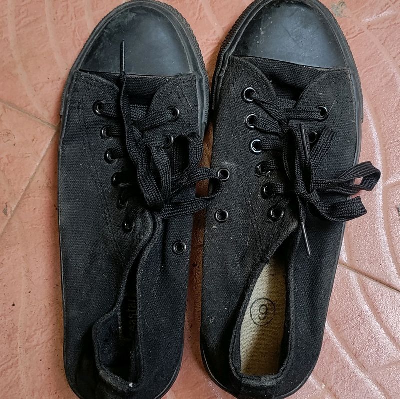 Plain Black Sneakers