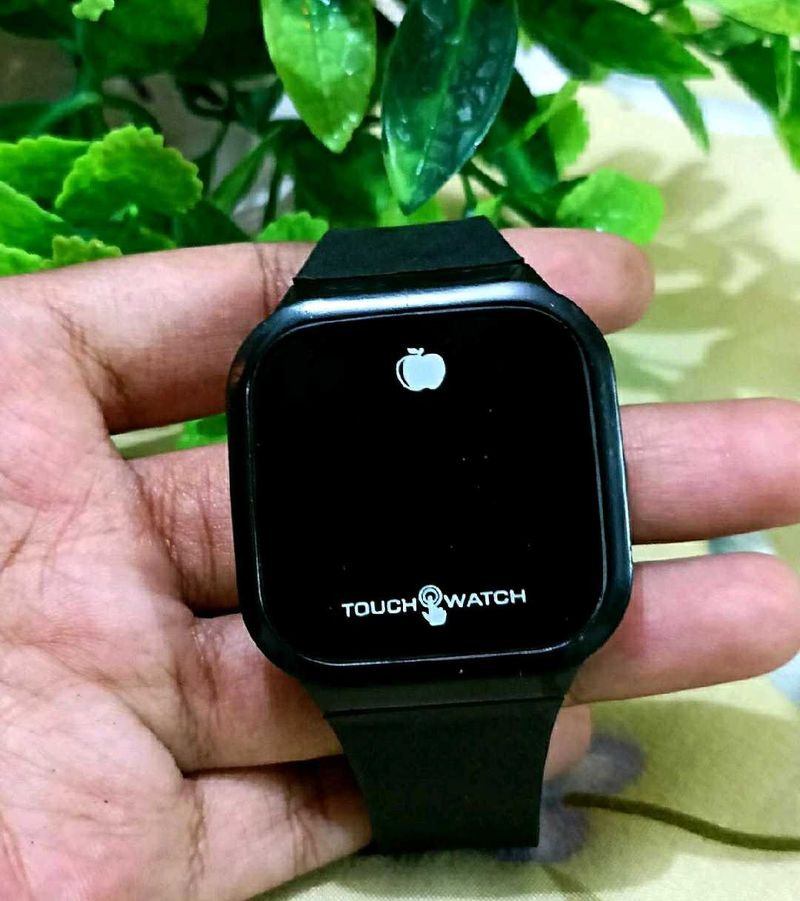 SMART TOUCH SCREEN WATCH WITH FREE GIFT🎁
