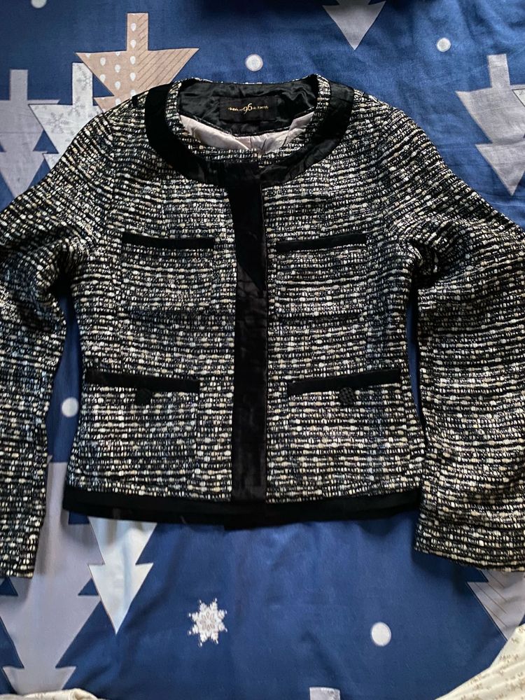 Chic Textured Black &amp; White Jacket