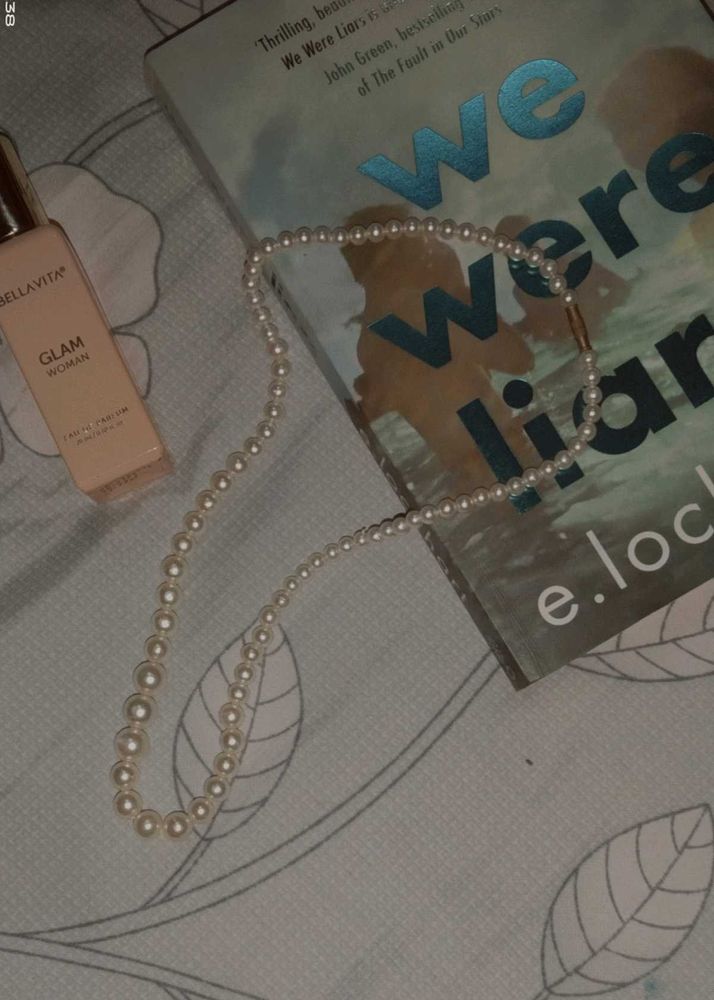 Classy Pearl Necklace