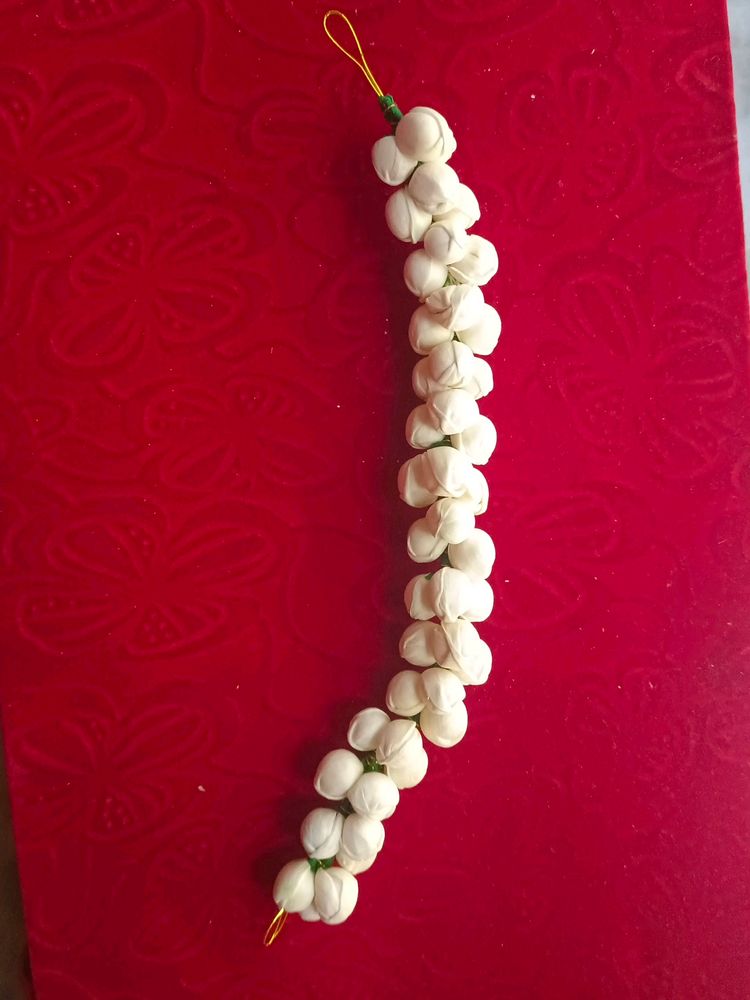 Gajra Plain White 🤍