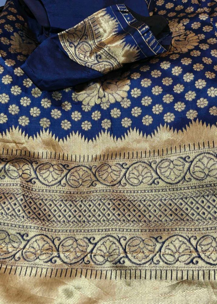Saree With Blouse