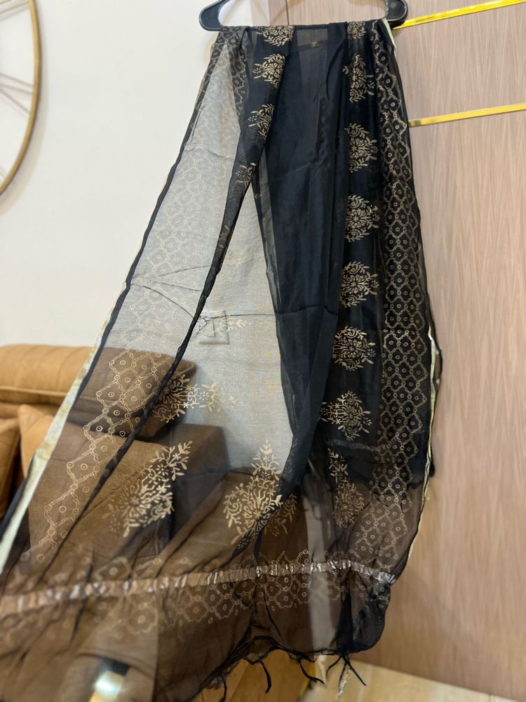 Elegant Black Long Dupatta
