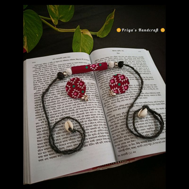 Handmade Fabric Pencil Chokar With Earrings