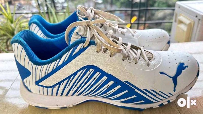 Puma Cricket Shoes For Men 10UK