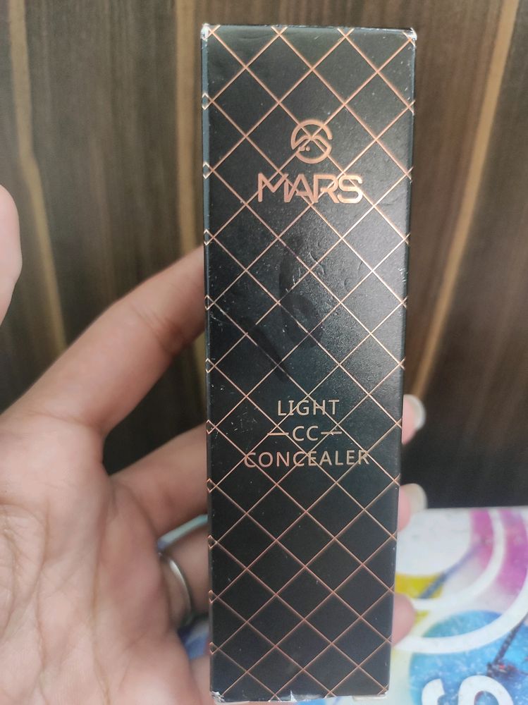 Gender:Female,Skin Type:All,Product Benefits:Hydrating,Item Form:Cream,Ingredients:Water, Perfume, Glycerin, Flower Essence,Specific Uses For Product:Blemish, Dark Circle,Country of Origin:India