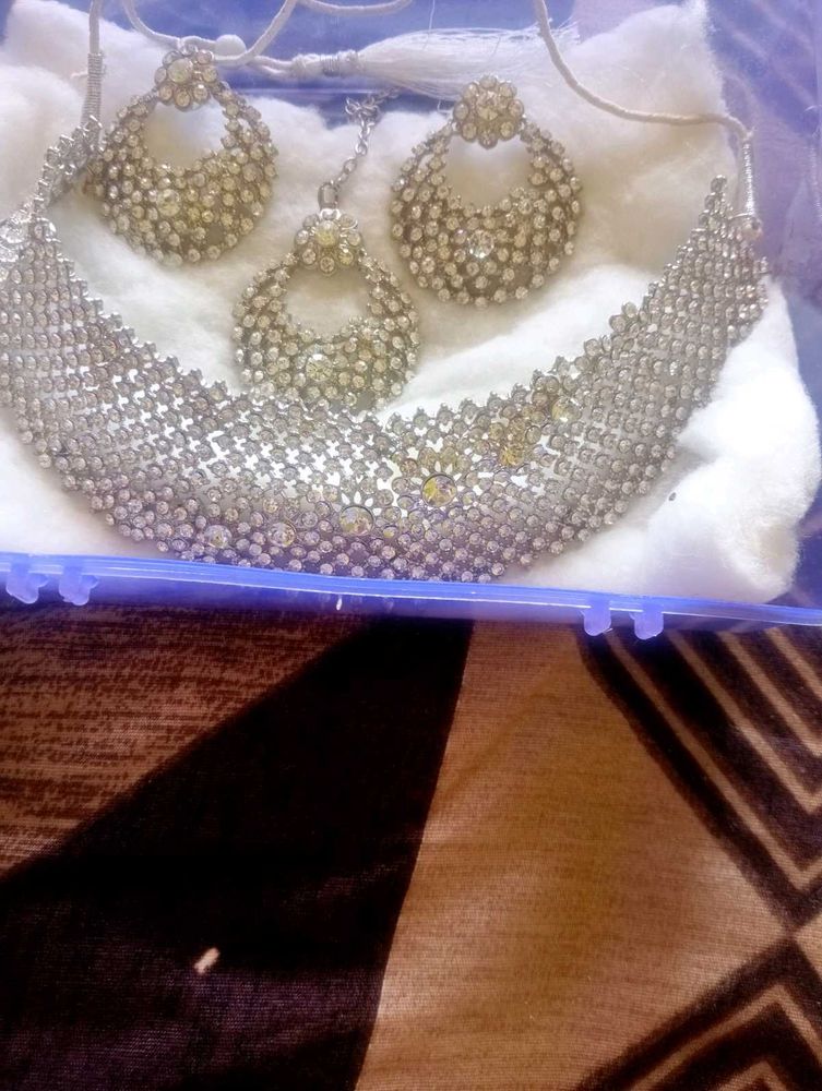 Beautifull White Colour Diamond Stone Necklace Set