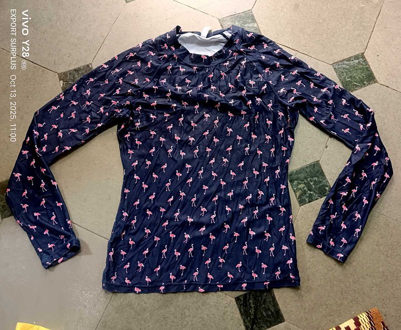 girl (gap ) M size t shirt