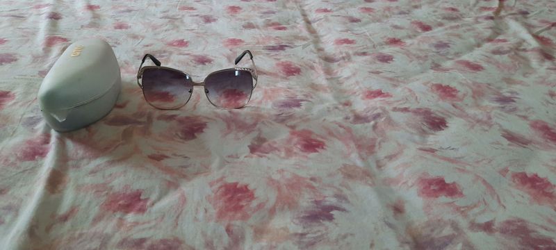 Shades/ Goggles