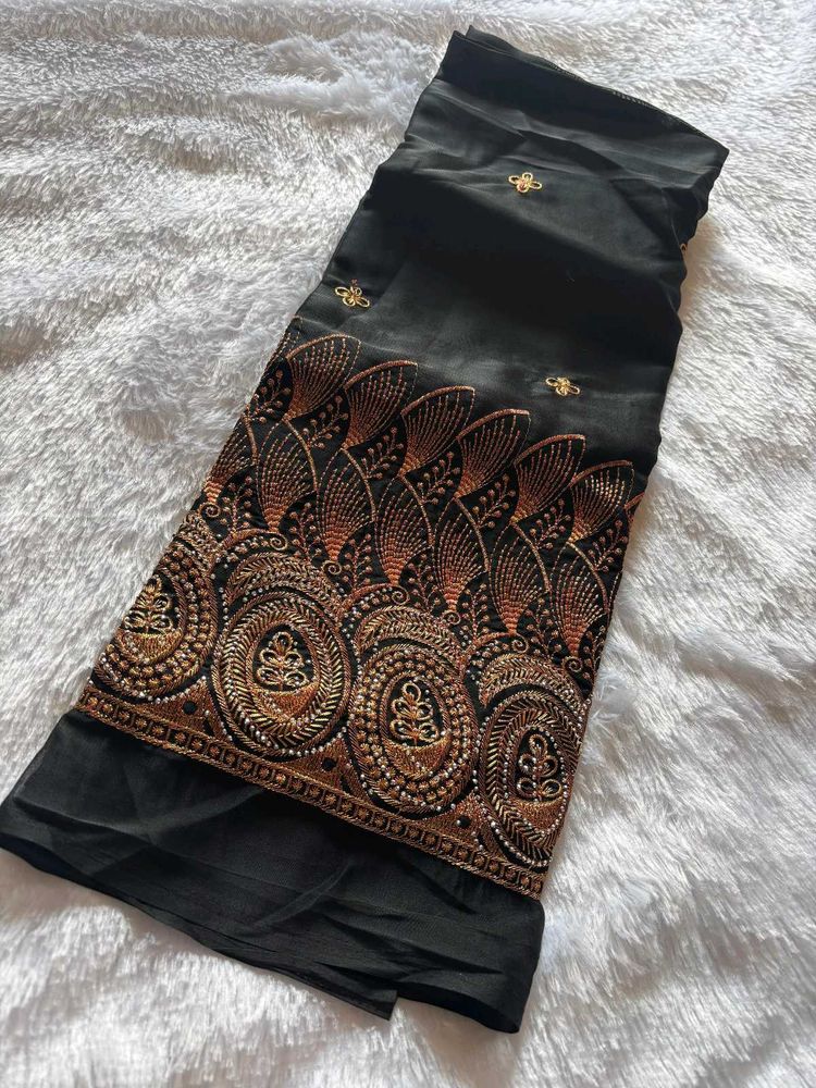 Elegant Black blouse piece 😻