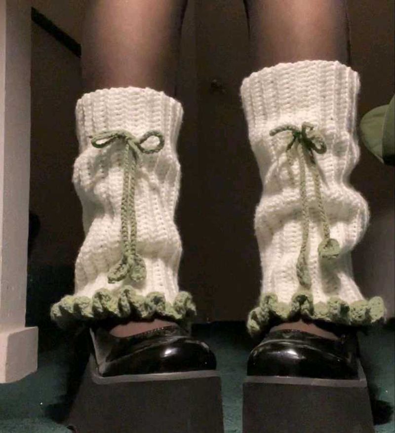 Crochet Leg Warmers with Bows