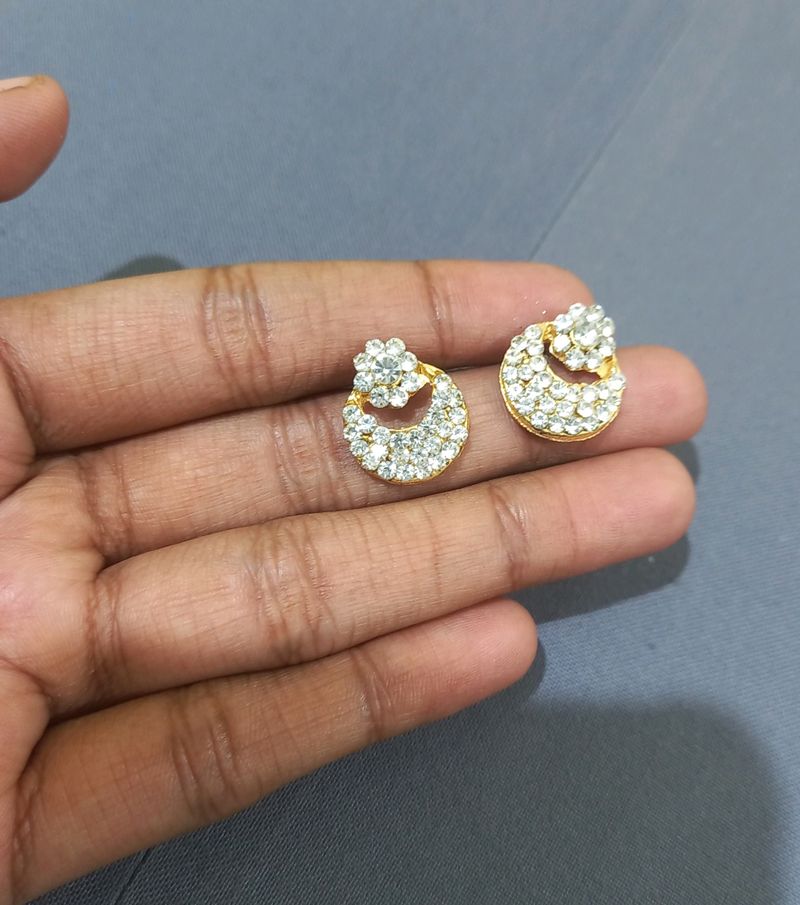 Sprinkling Stone Studs