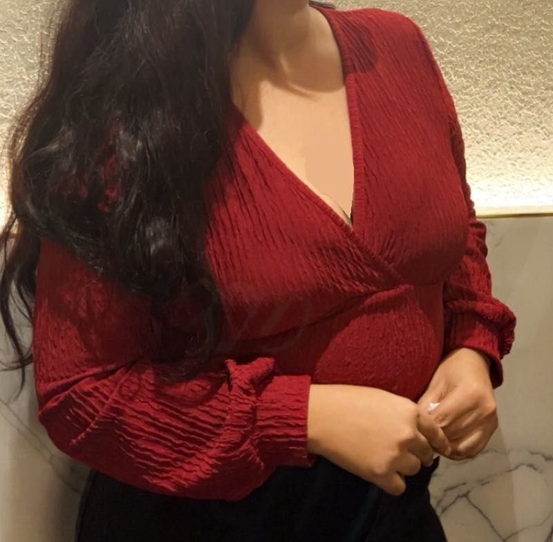 Maroon V-Neck wRap likeTop Very stretchy