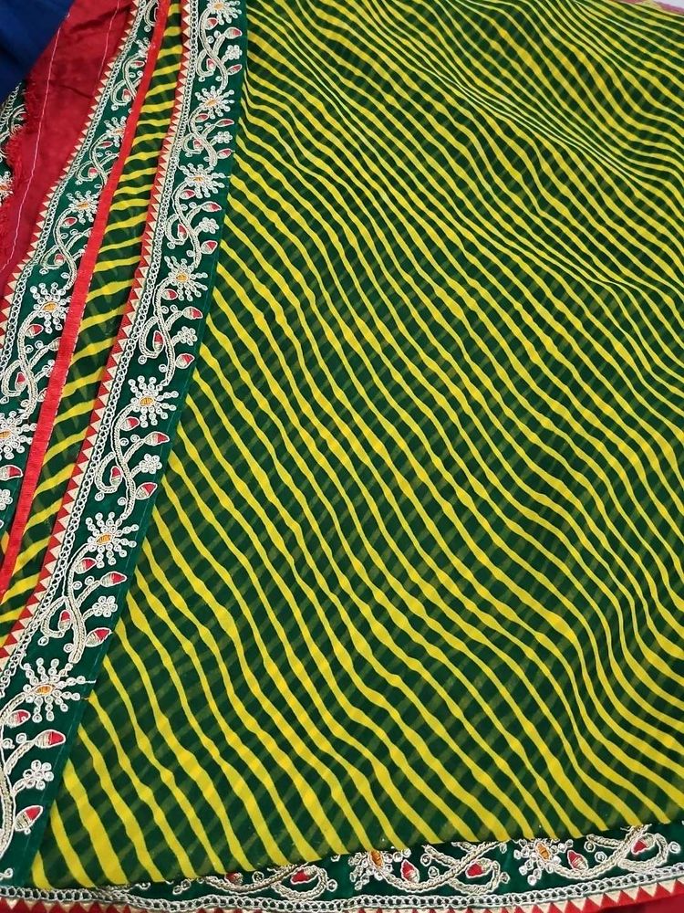 Georgette Lariya Saree With Blouse Red