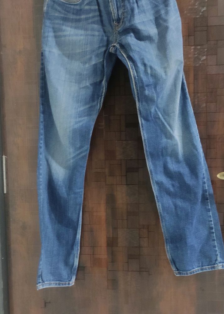 FLYING MACHINE JEANS.... 32 size