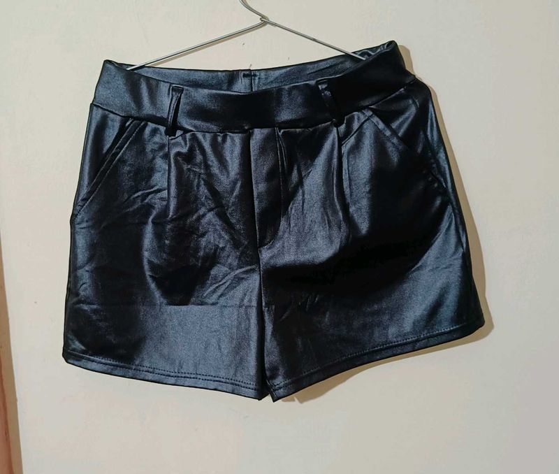 Women - Leather Shorts
