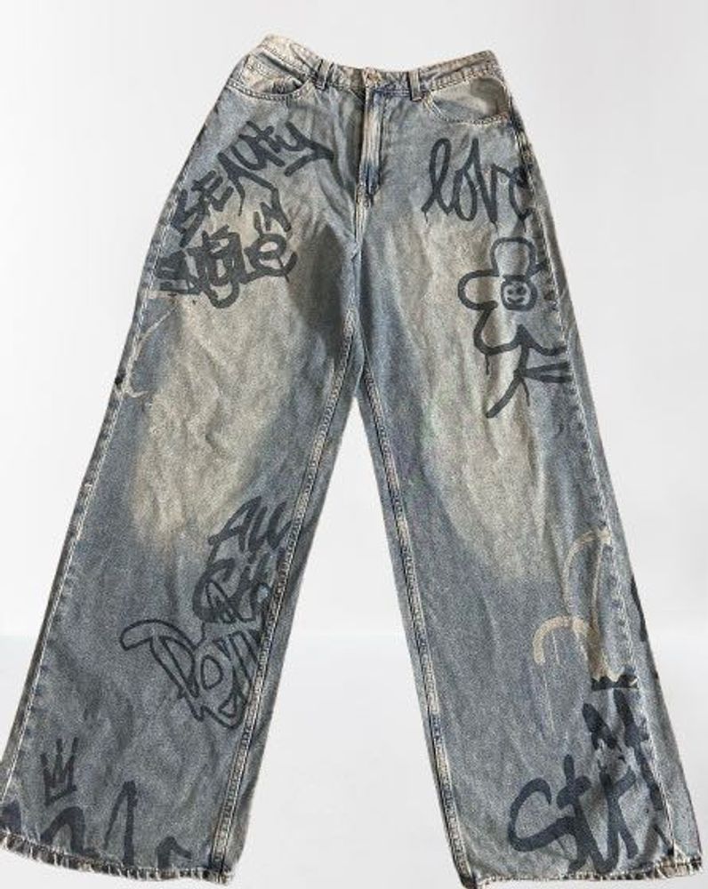 Vintage-Inspired Graffiti Print Wide-Leg Jeans