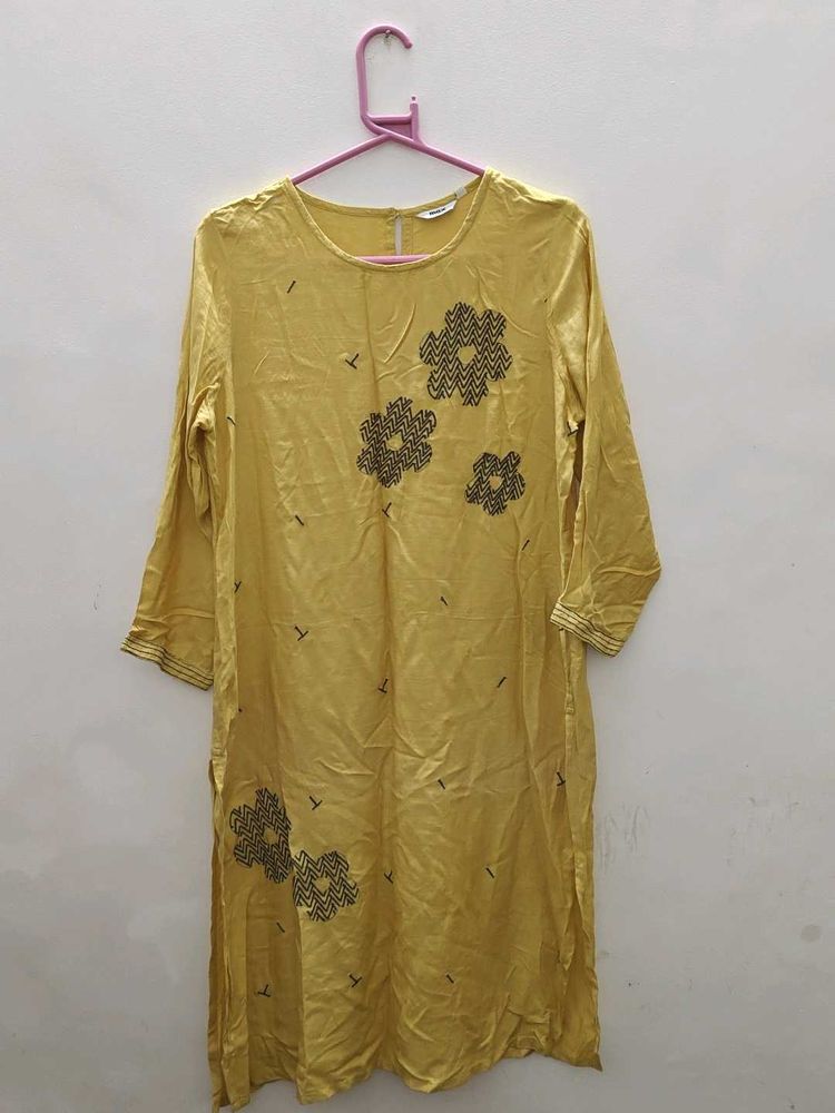 🌼 Max Mustard Yellow Stylish Kurta – Size L 🌼