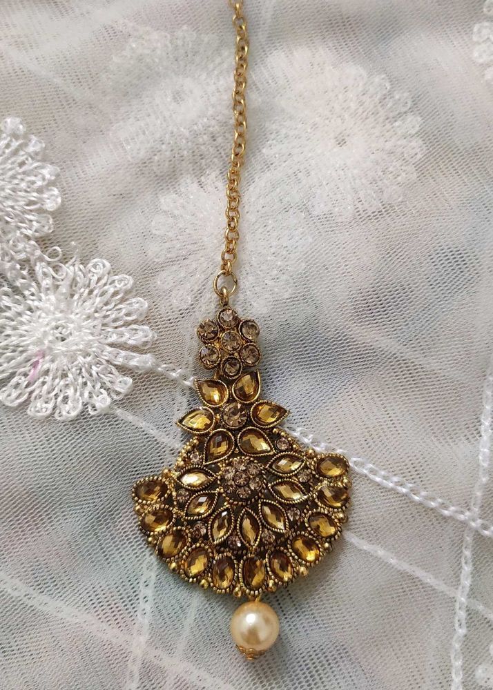 Gold Tone Maang Tikka