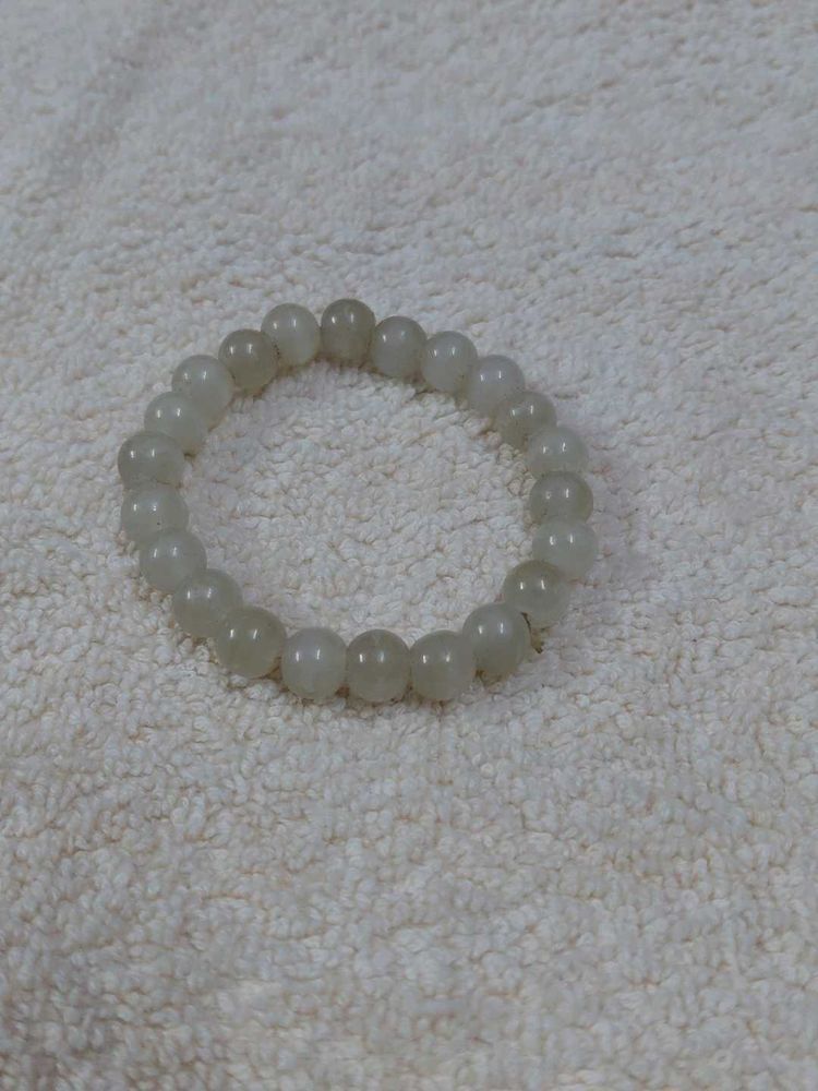 Bracelet beaded grey