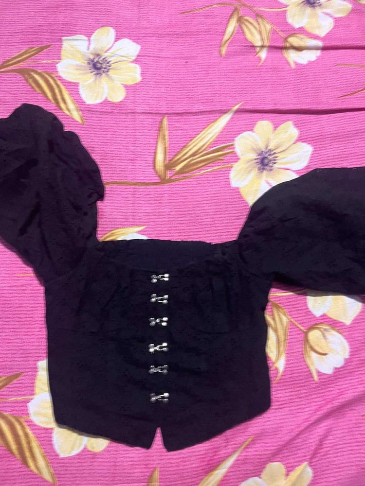 Chic Black Puff Sleeve Top