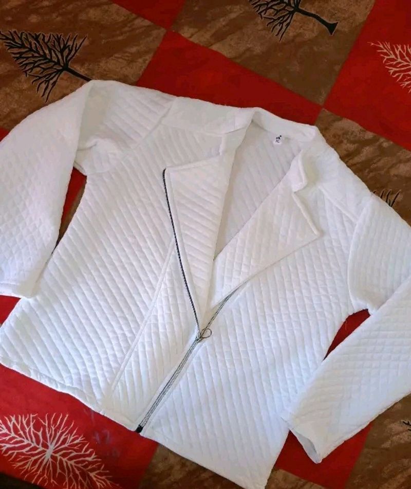New White 🤍🐻‍❄️ Jacket 🧥