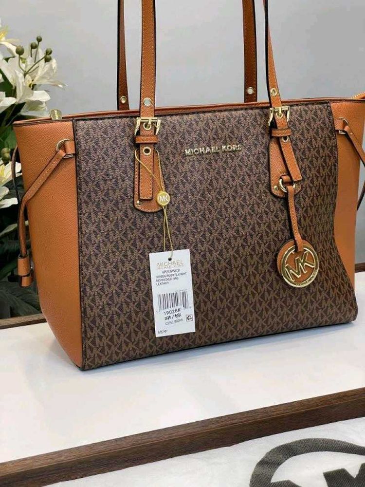 Michael Kors   Voyager Tote Bag RESTOCK ON DEMAND