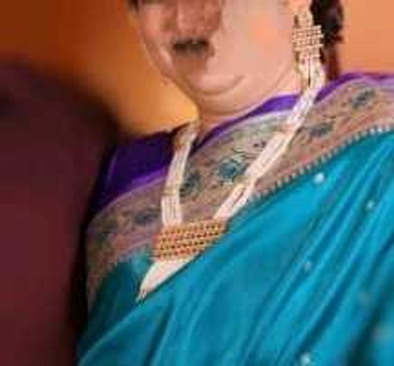 Elegant Pearl &amp; Gold Necklace